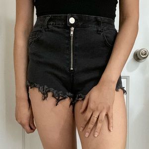 Black Zip Up Frayed Hem Shorts!